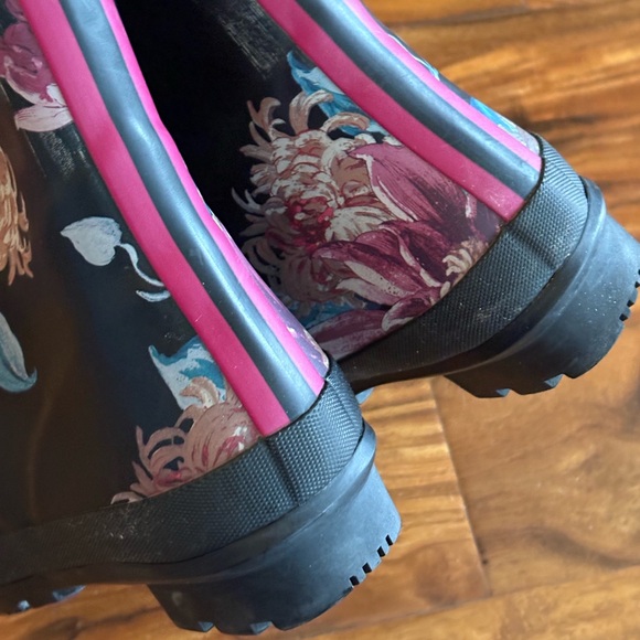 Joules Women’s Molly Welly Black Botanical Floral Rain Boots 39 8 M Mid Height - Picture 6 of 10